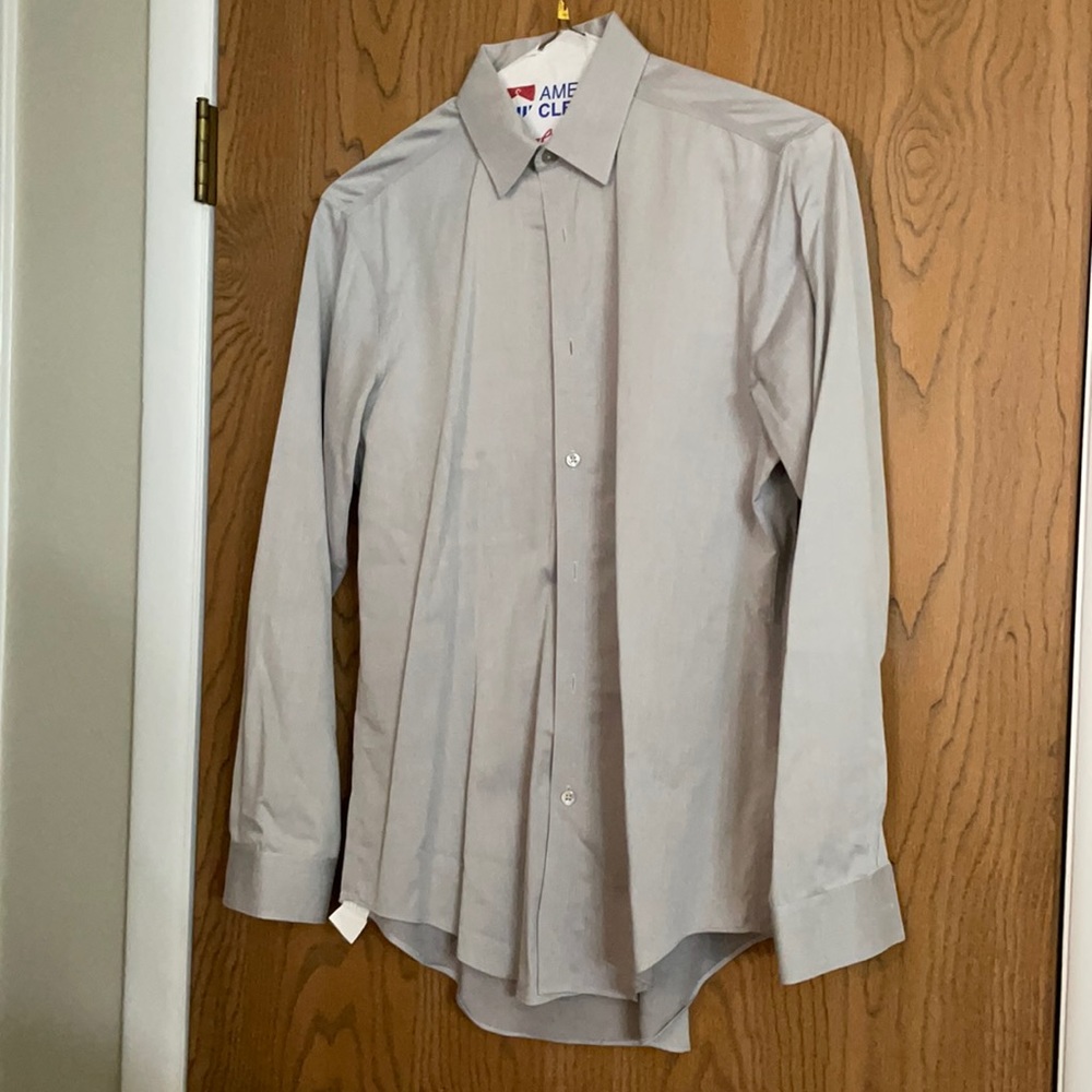 Men’s grey dress shirt